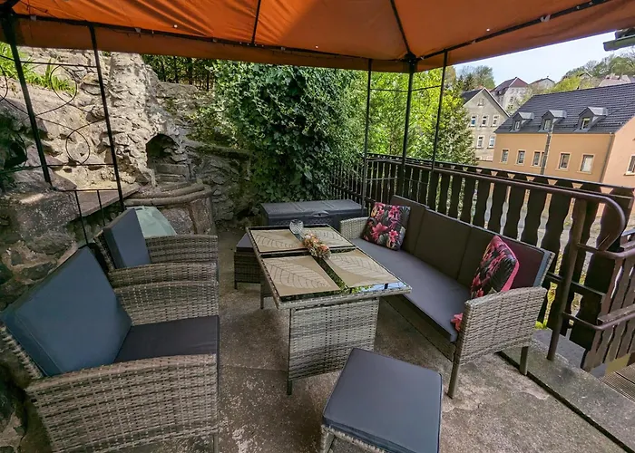 Waldblickwohnung Mit Schoener Terrasse Und Kamin