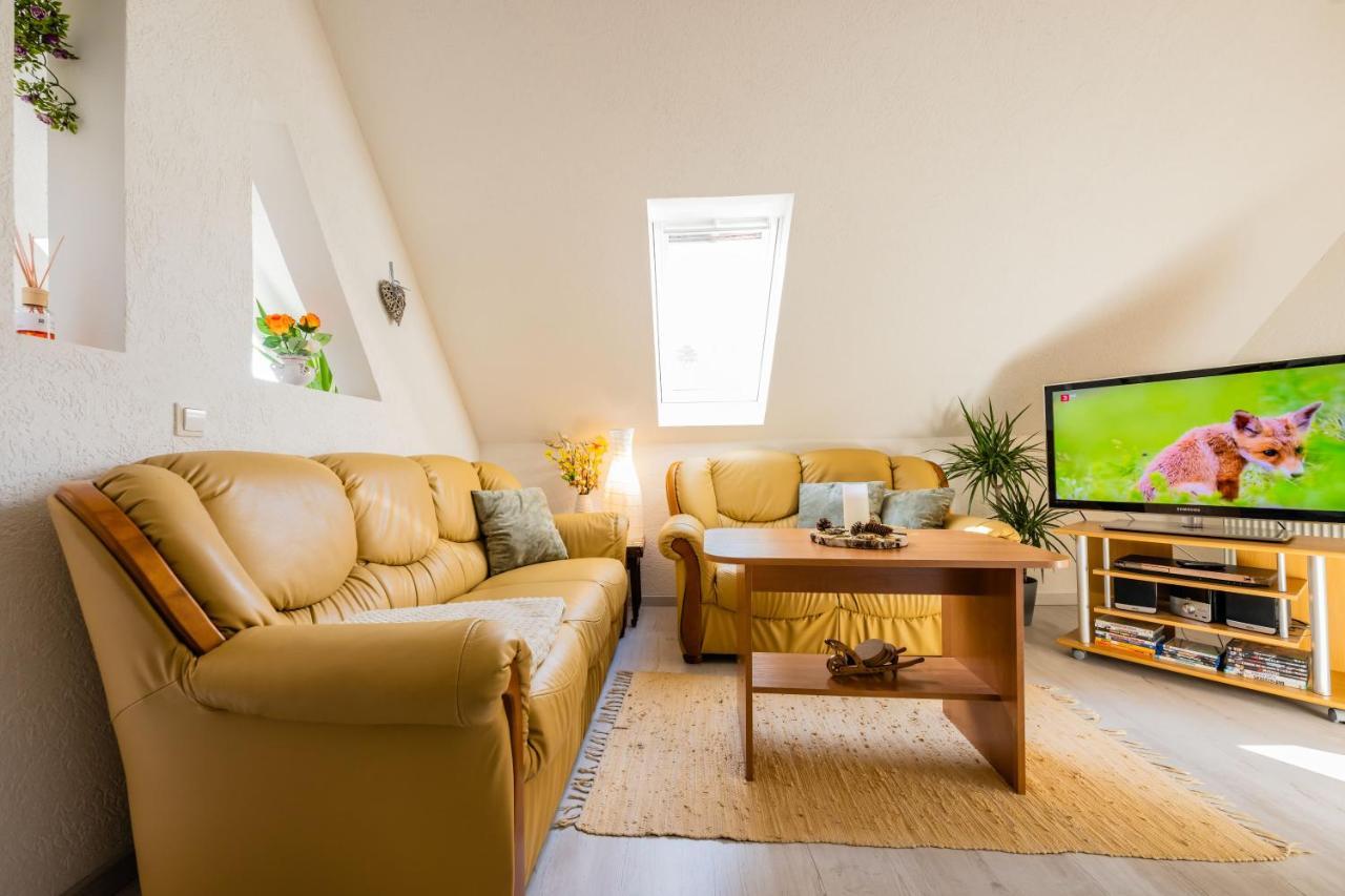 Appartement Waldblickwohnung Mit Schoener Terrasse Und Kamin *